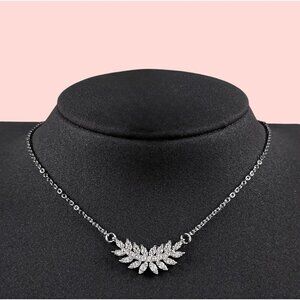 NWT Women’s Silver CZ Micro Pave Leaf Motif Pendant Chain Necklace